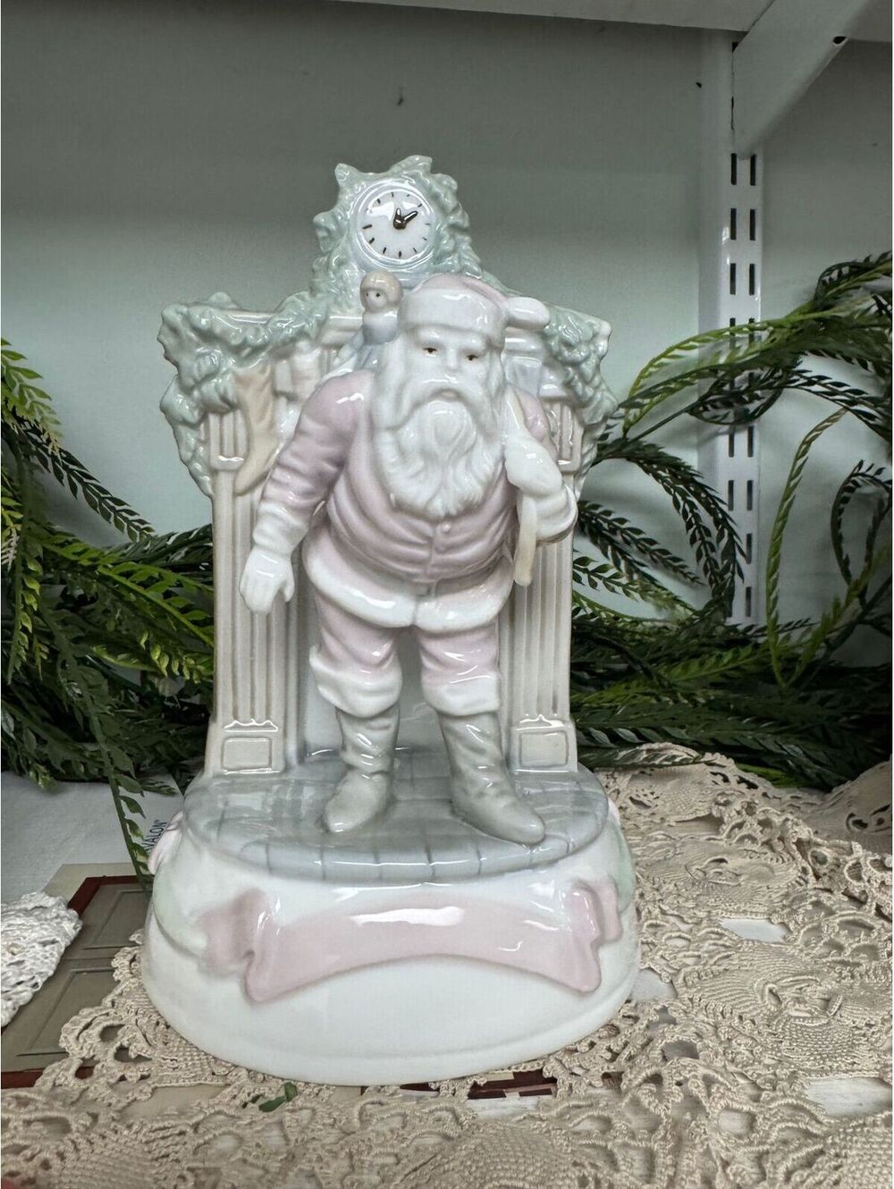 13ch - Vintage 1991 hand painted Santa  in front of the fireplace
